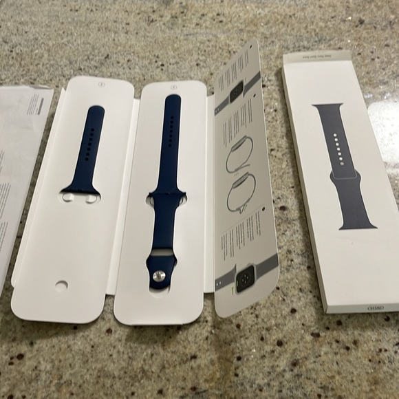 I have 7 Apple Watch 44mm Nike Sport Bands: - Picture 4 of 7